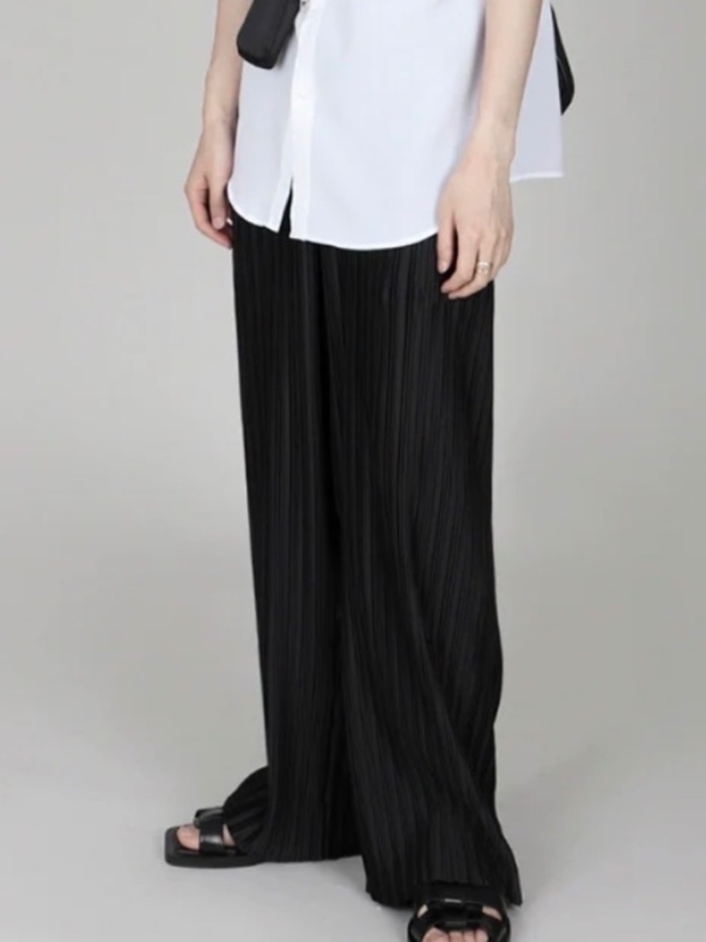 Brand new pleated wide-leg pants with draped floor length design - SIZE LARGE